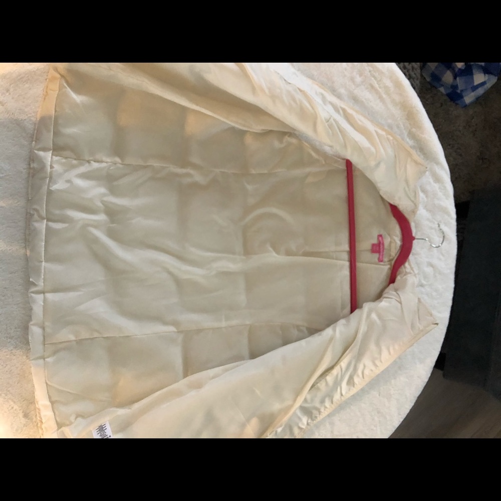 Vest - Picture 3 of 4